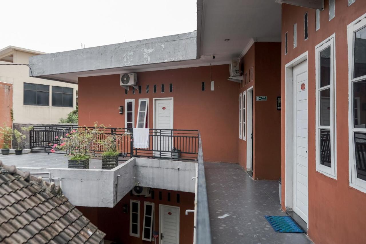Djaboerigin Mongonsidi Guest House Medan Buitenkant foto