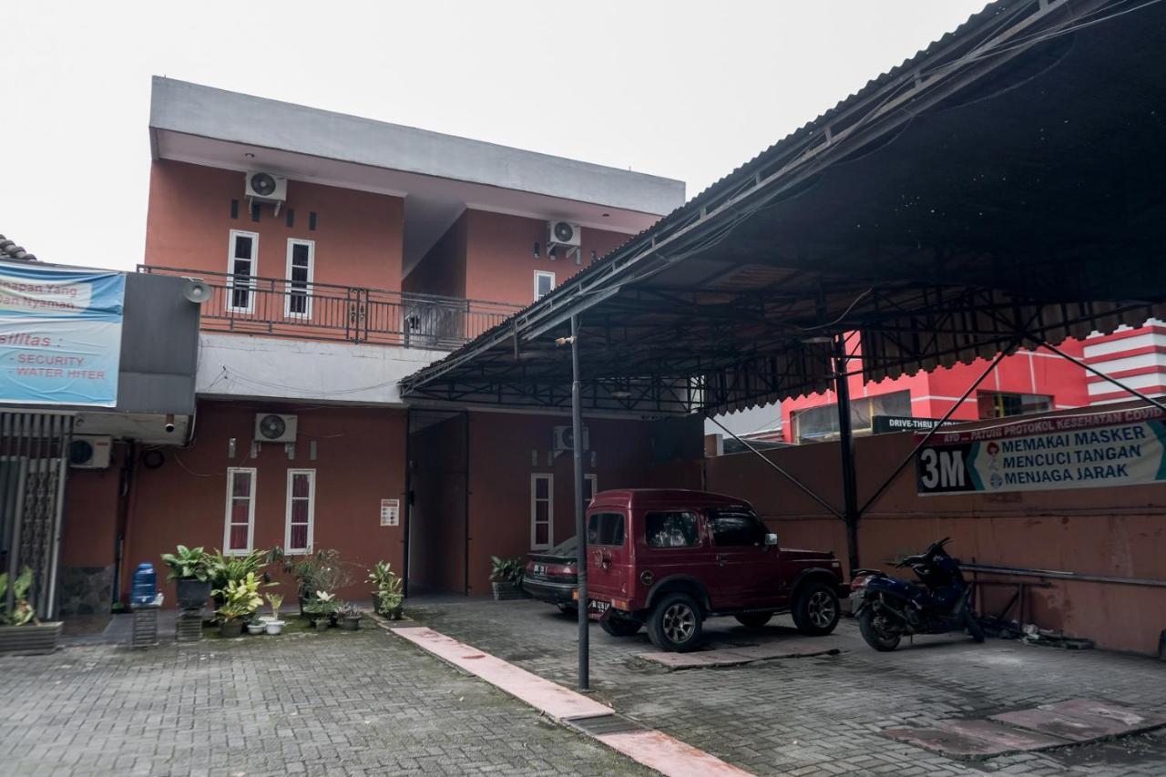 Djaboerigin Mongonsidi Guest House Medan Buitenkant foto