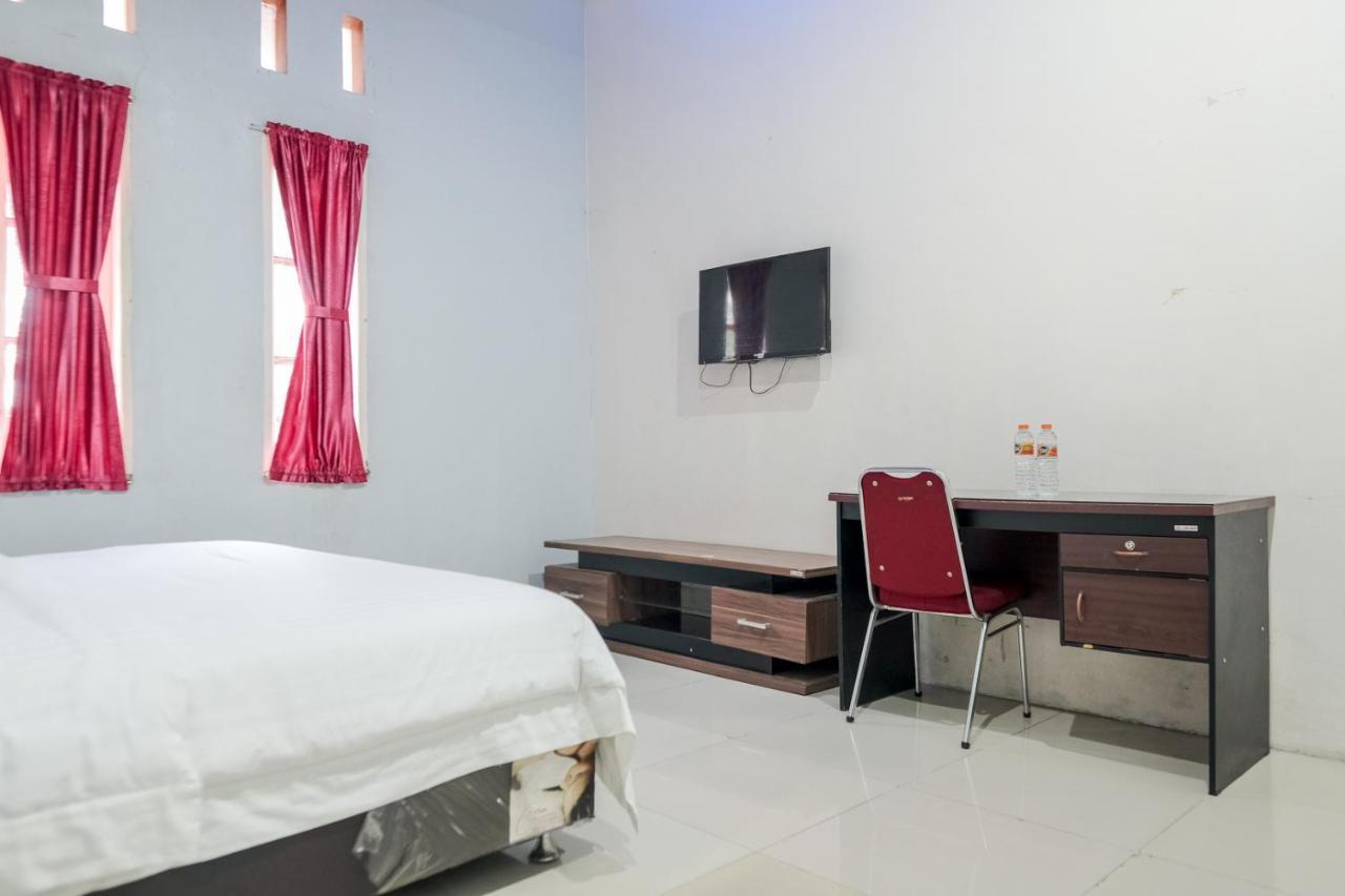 Djaboerigin Mongonsidi Guest House Medan Buitenkant foto
